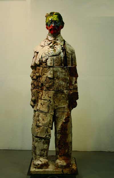 Wanxin-Zhang-figurative-ceramic-sculpture