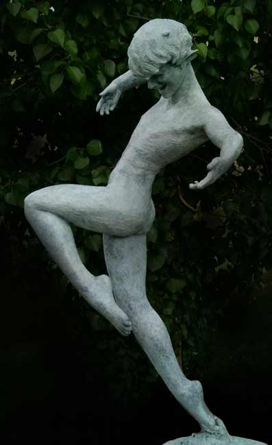Anne Lebreton-Launes, figurative sculpture, figure sculpture, figurative fine art sculpture, human form sculpture, human sculpture, realistic figure sculpture, realistic figurative sculpture, nude sculpture 